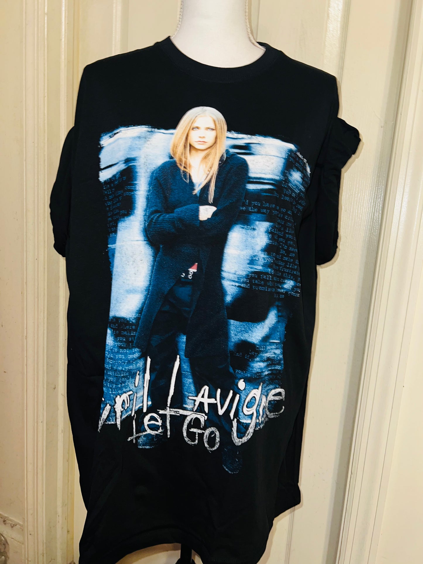 Avril Lavigne Oversized Distressed Tee