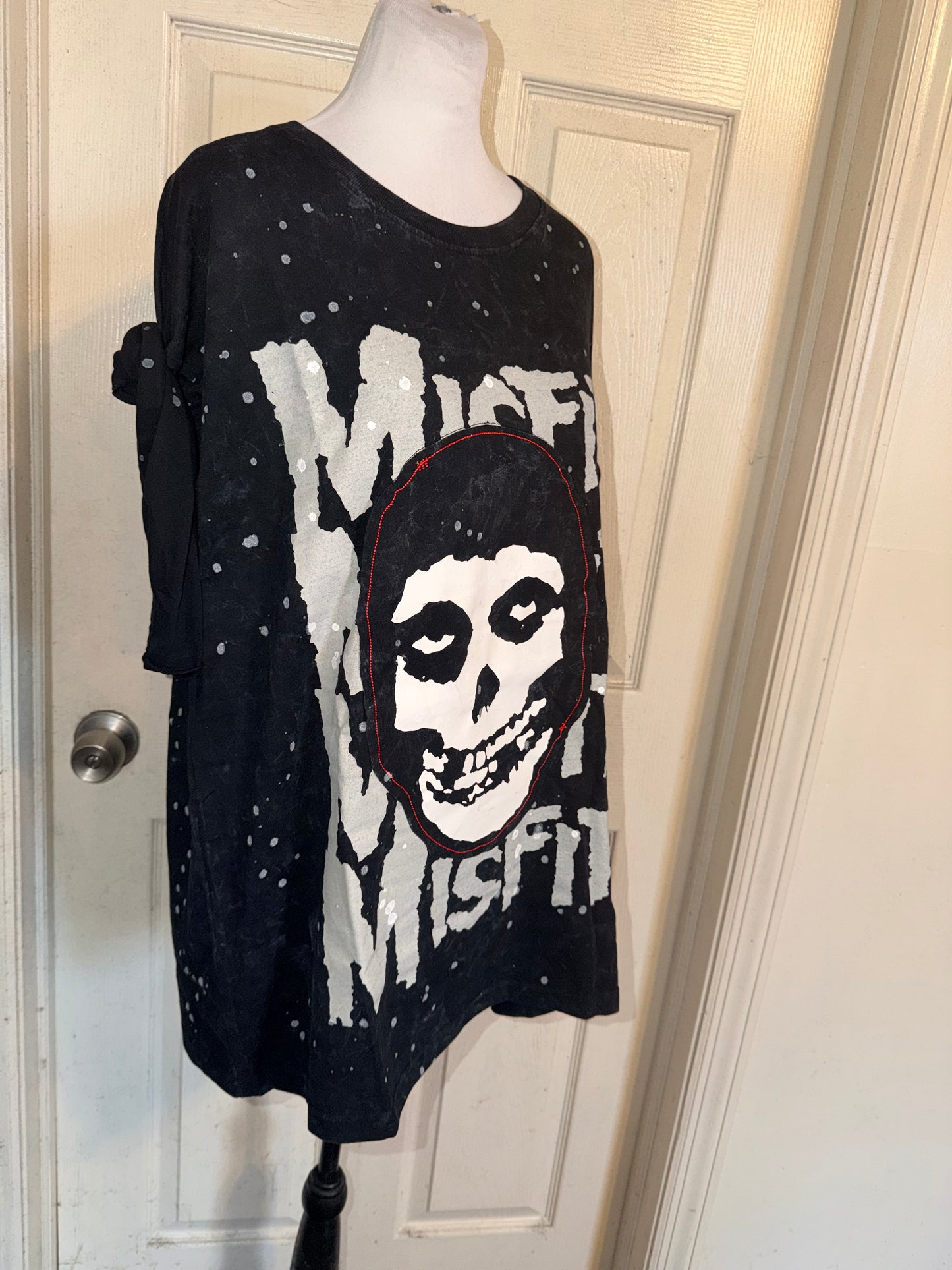 Misfits Oversized Distressed Tee