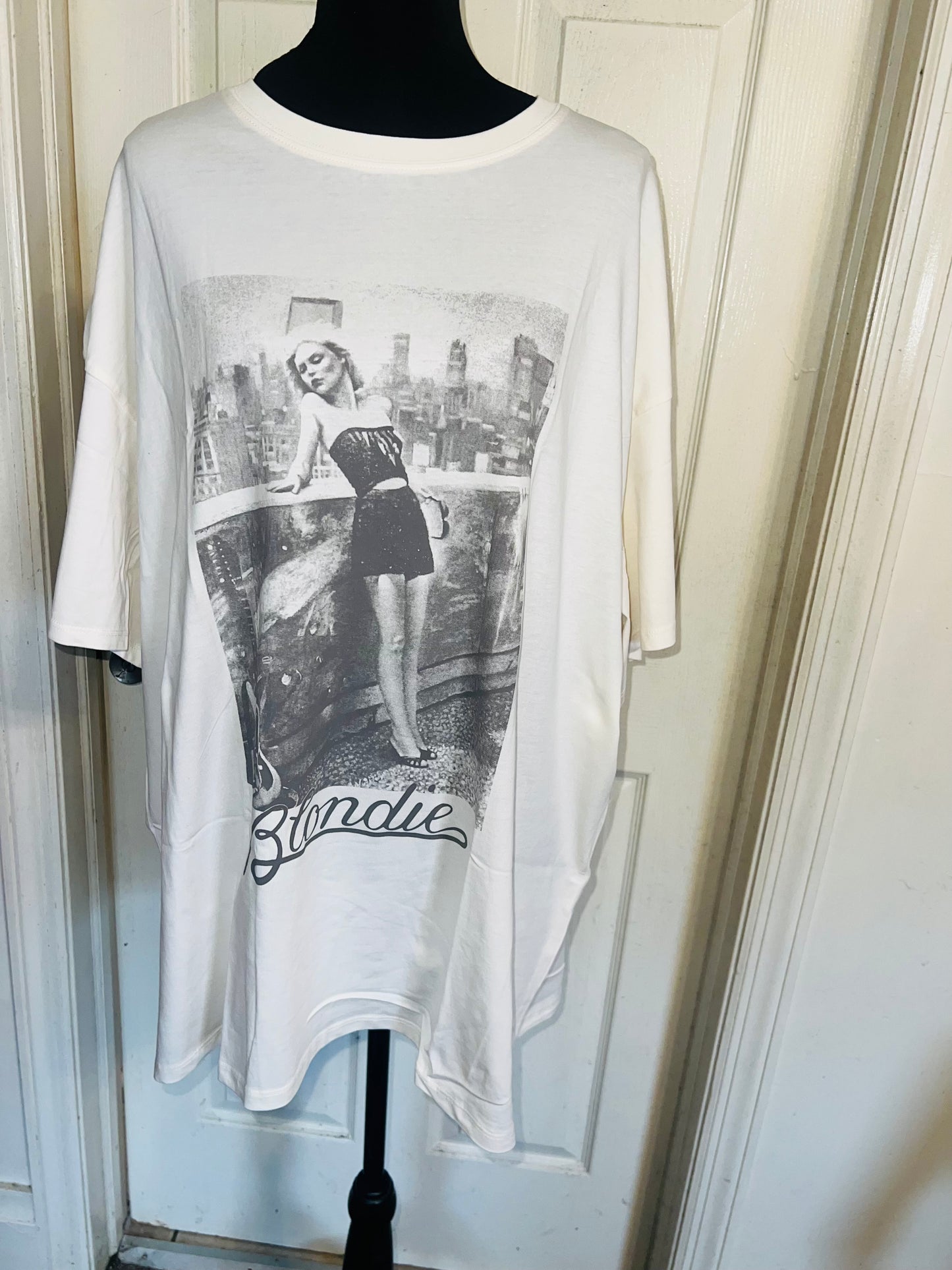 Blondie Oversized Distressed Tee