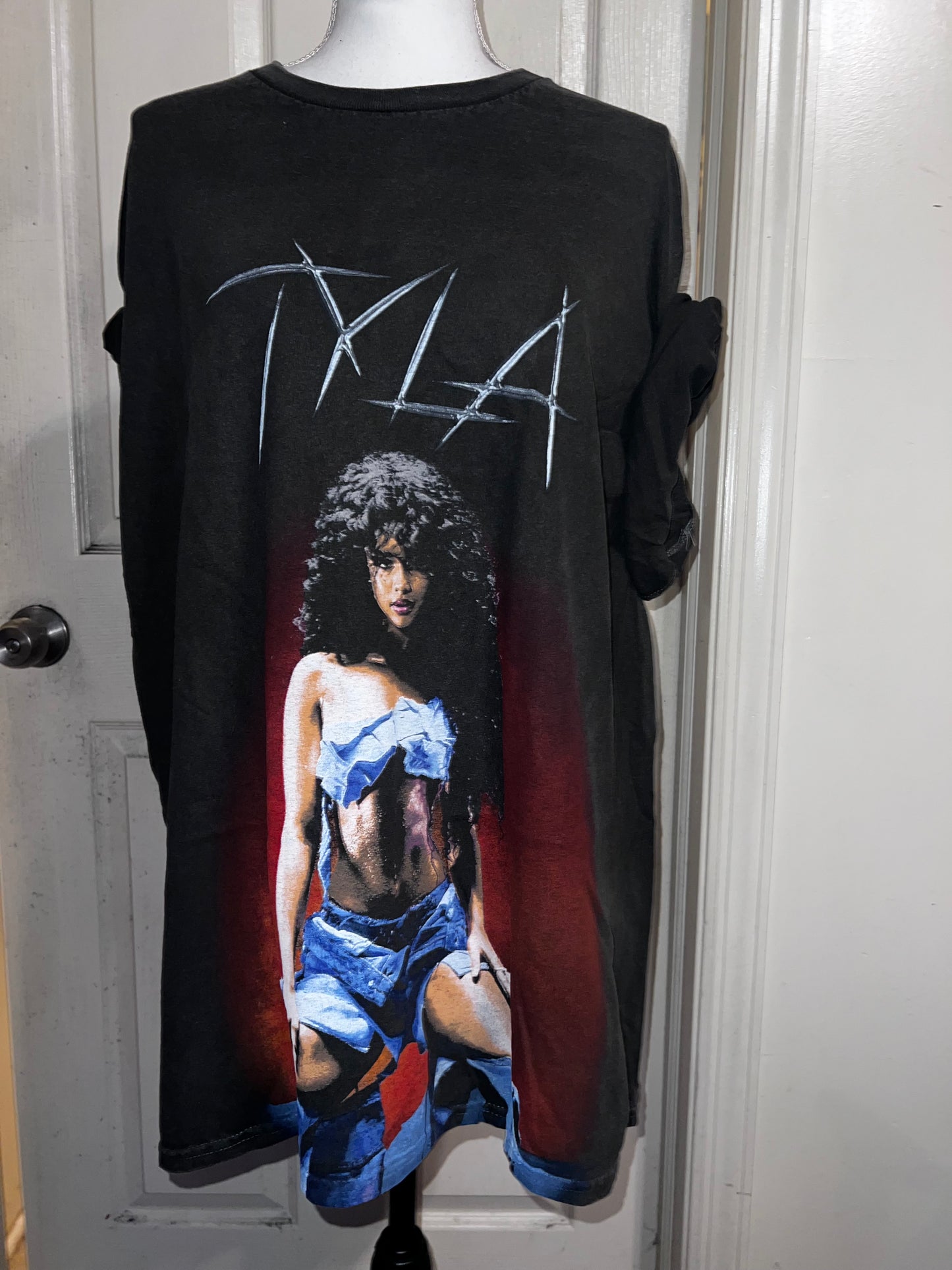 Tyla Oversized Disyressed Tee