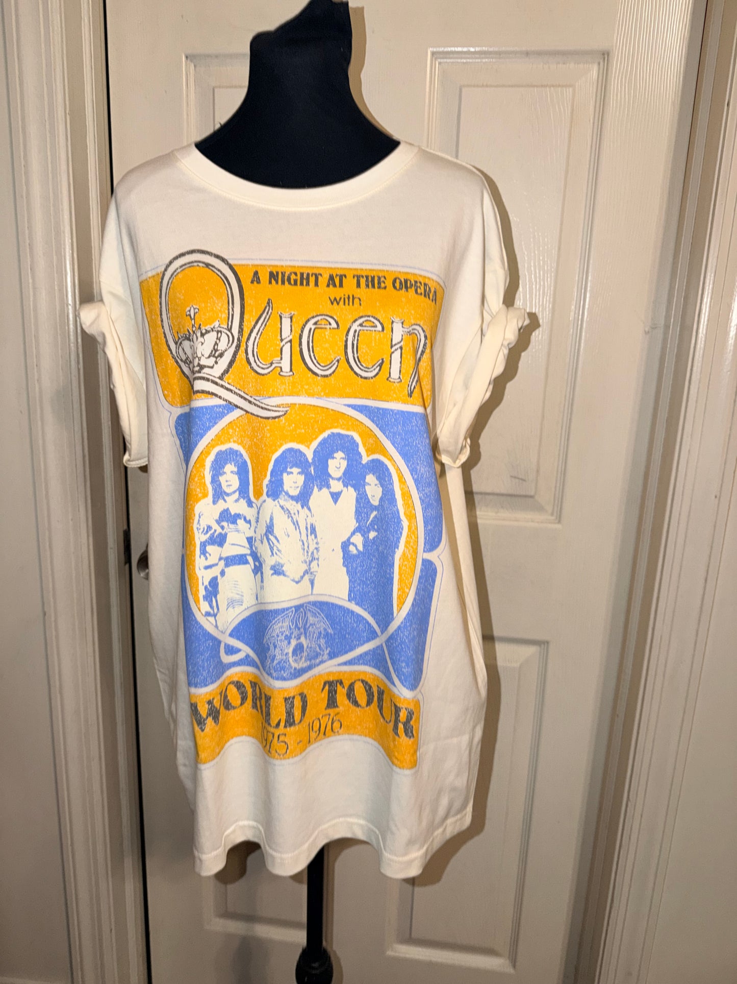 Queen Oversized Distressed Tee