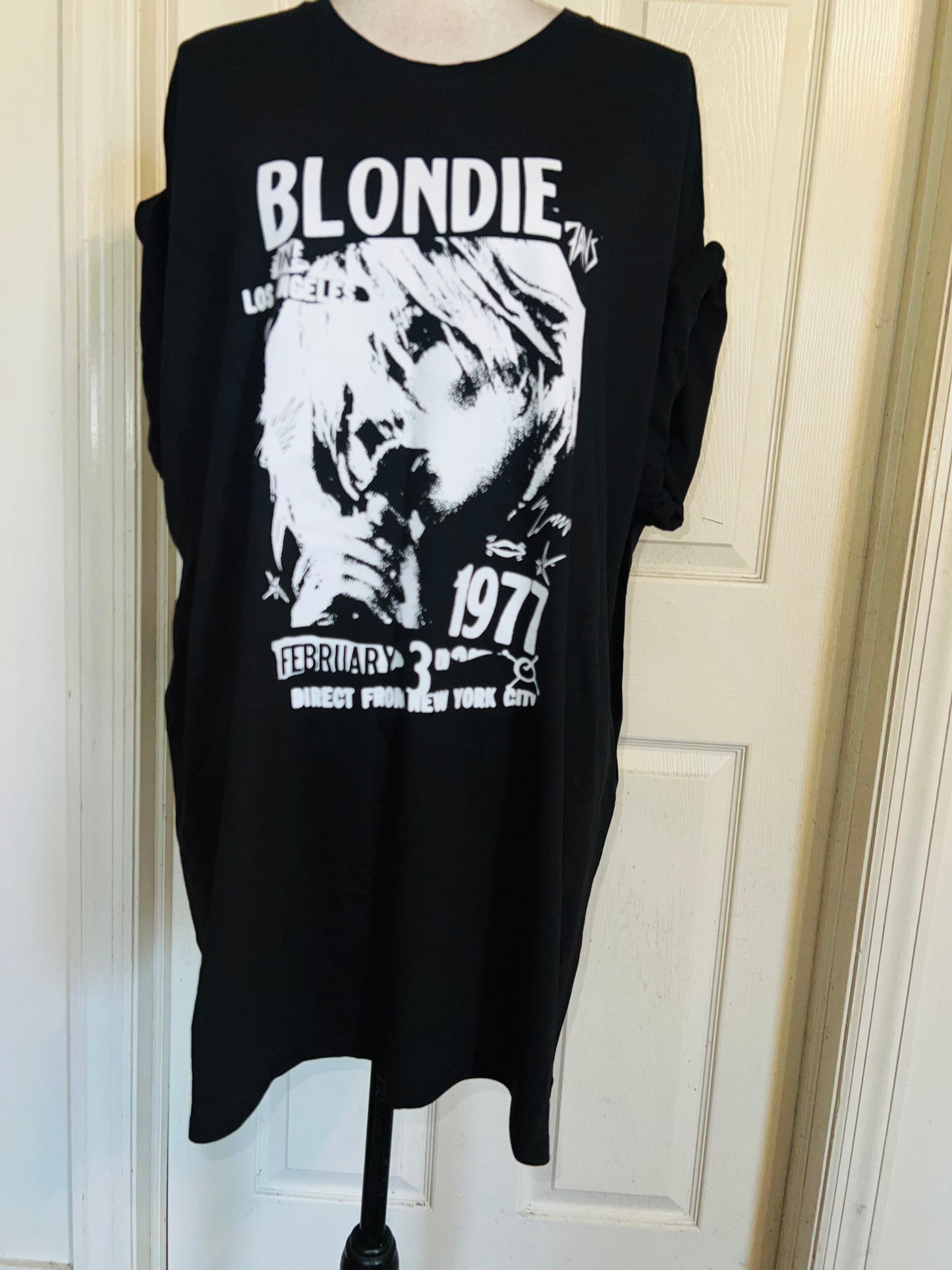 Blondie Oversized Distressed Tee
