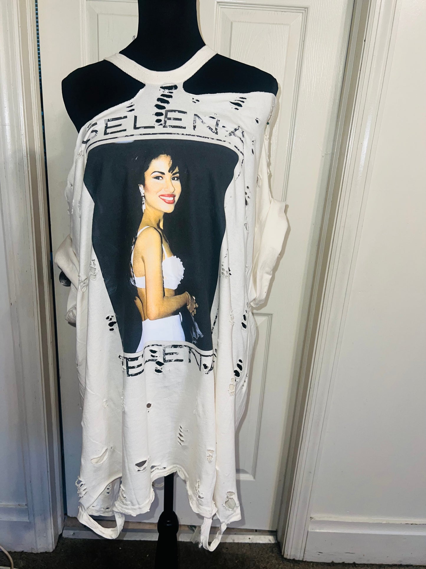 Selena Oversized Distressed Tee
