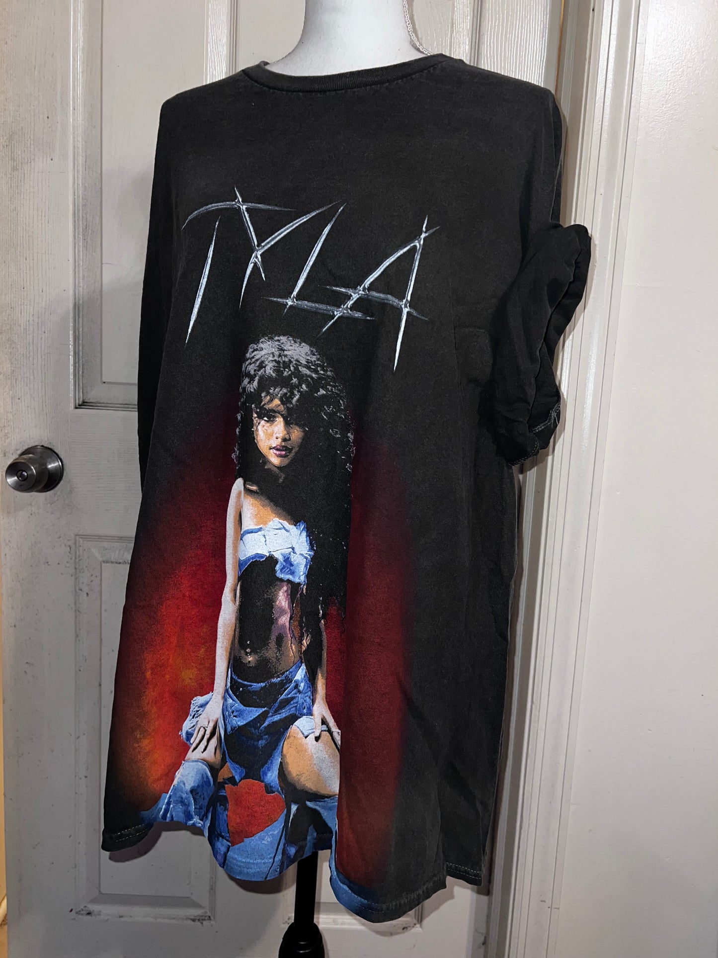 Tyla Oversized Disyressed Tee