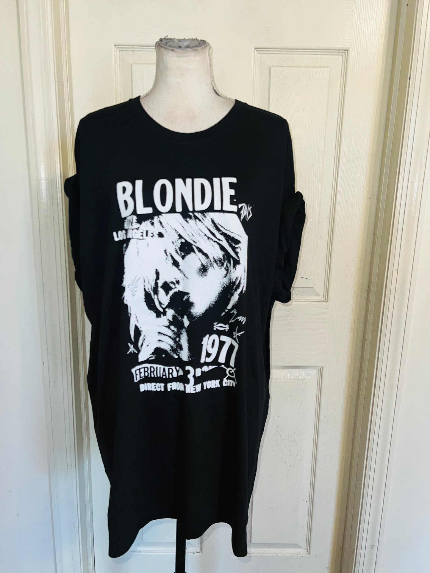 Blondie Oversized Distressed Tee