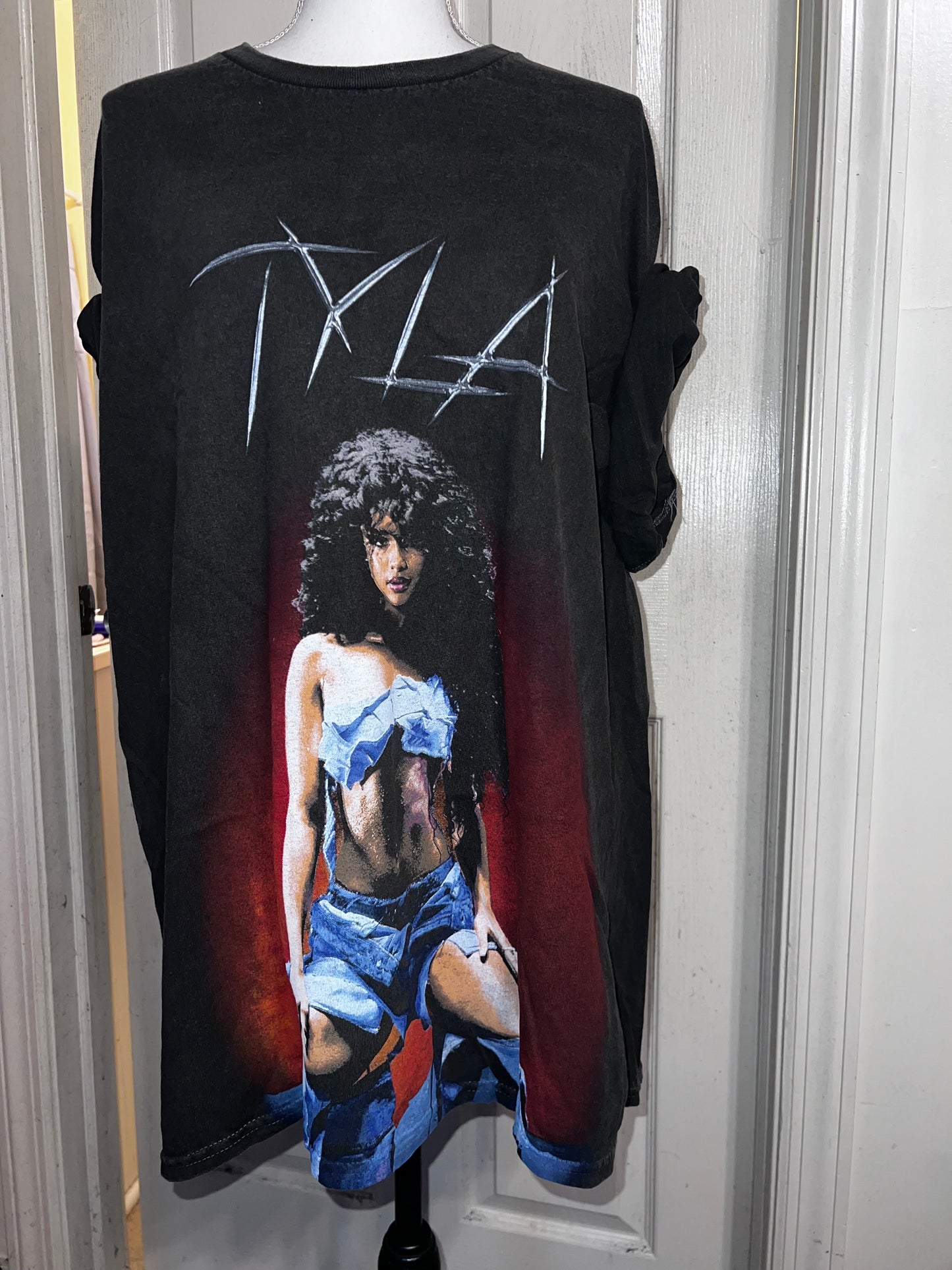 Tyla Oversized Disyressed Tee