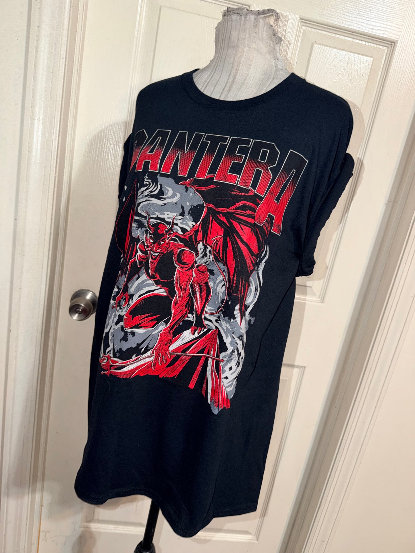 Pantera Oversized Distressed Tee