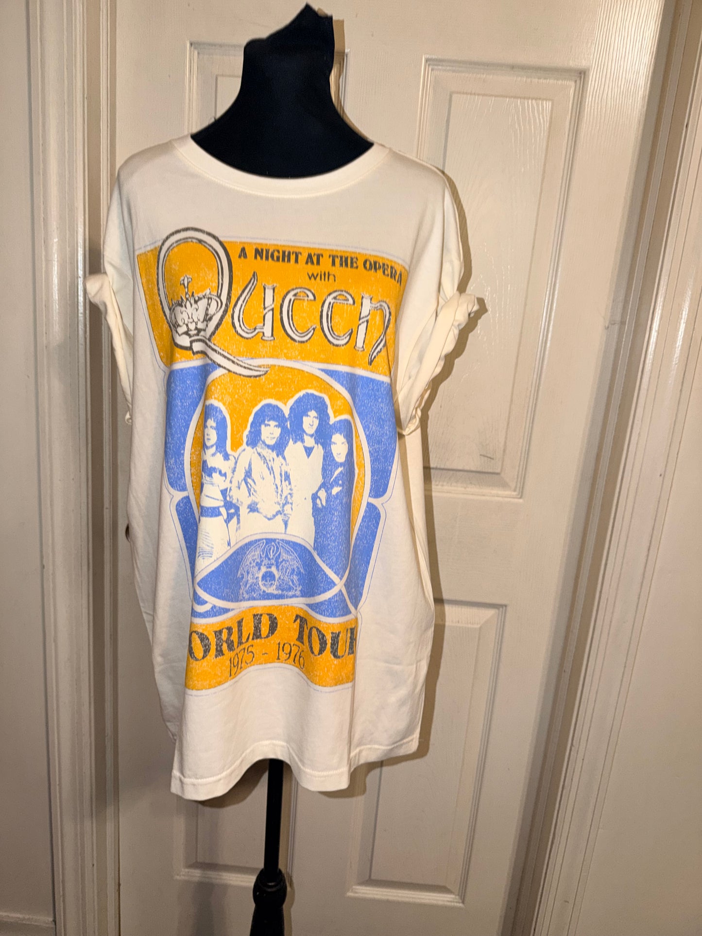 Queen Oversized Distressed Tee