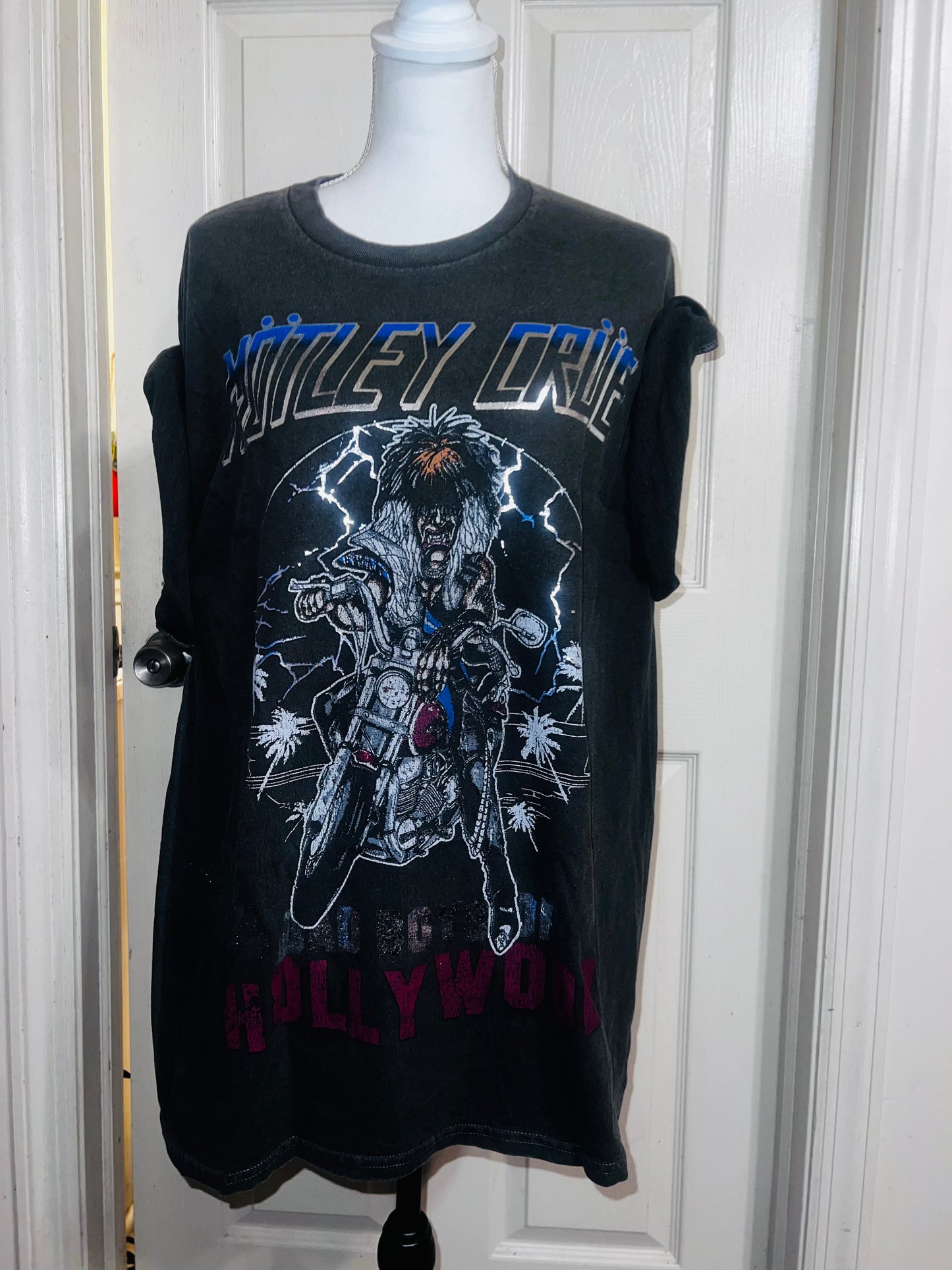 Motley Crue Oversized Distressed Tee