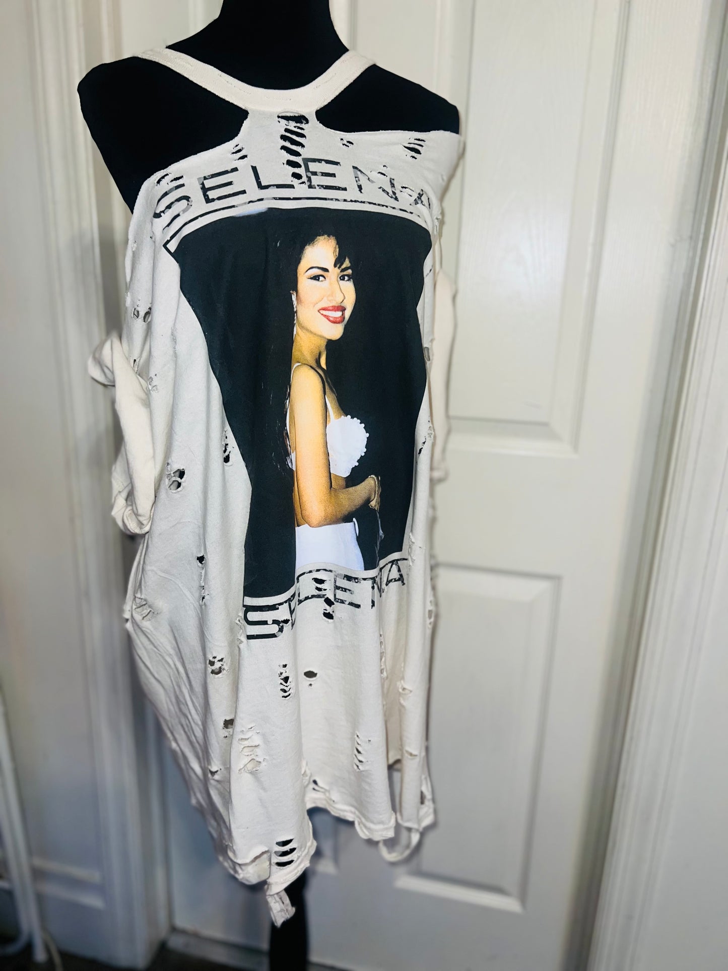 Selena Oversized Distressed Tee