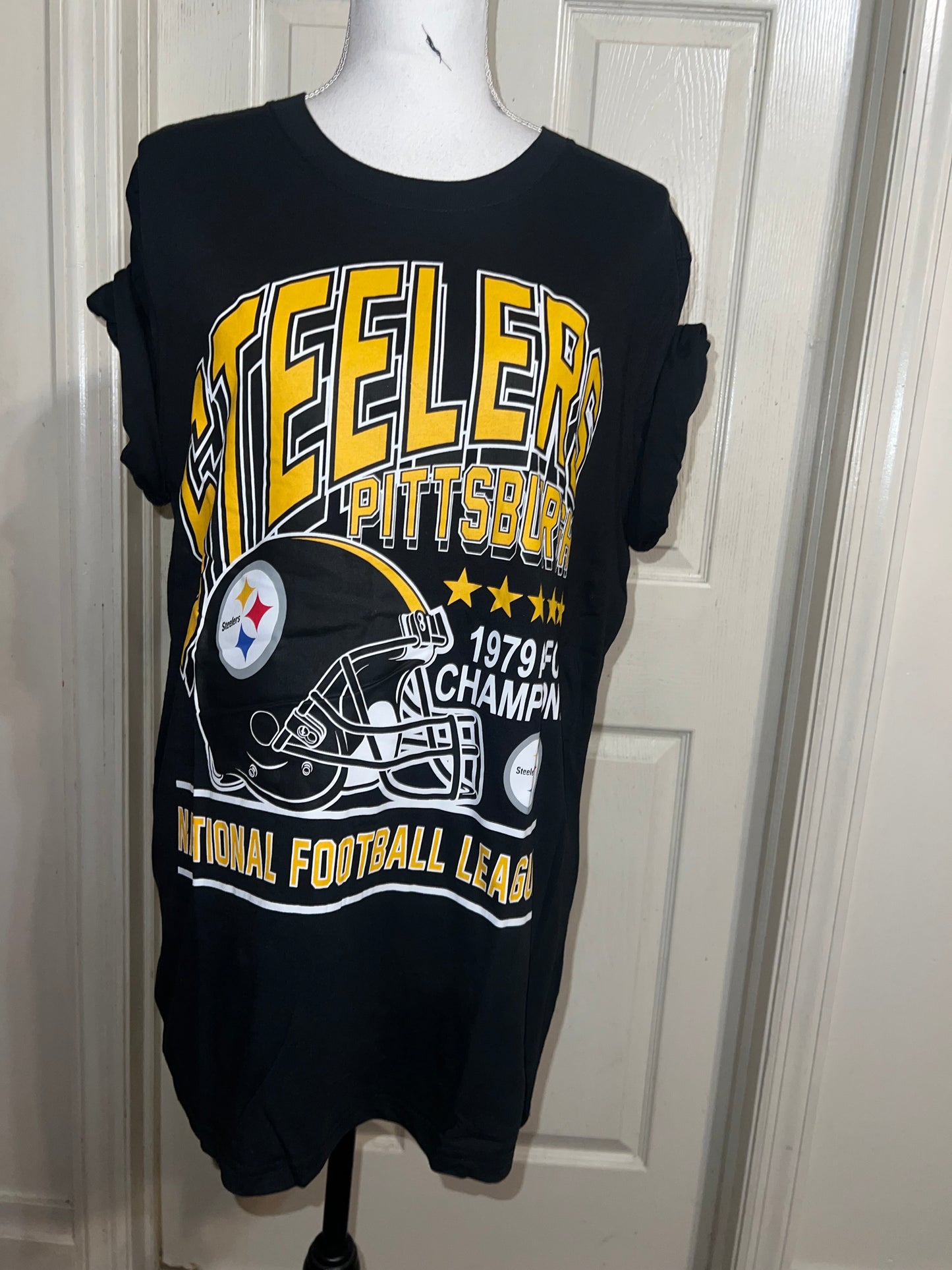 Pittsburgh Steelers Oversized Distressed Tee