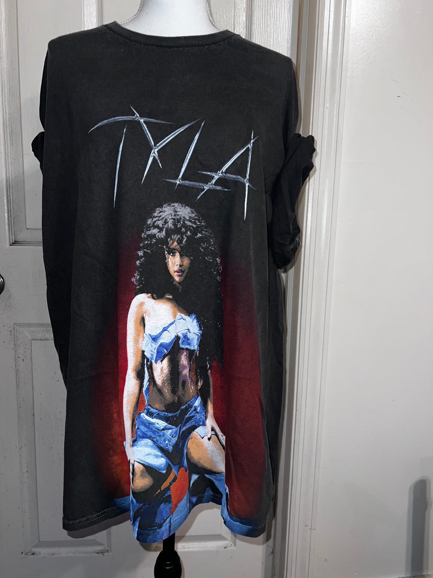 Tyla Oversized Disyressed Tee