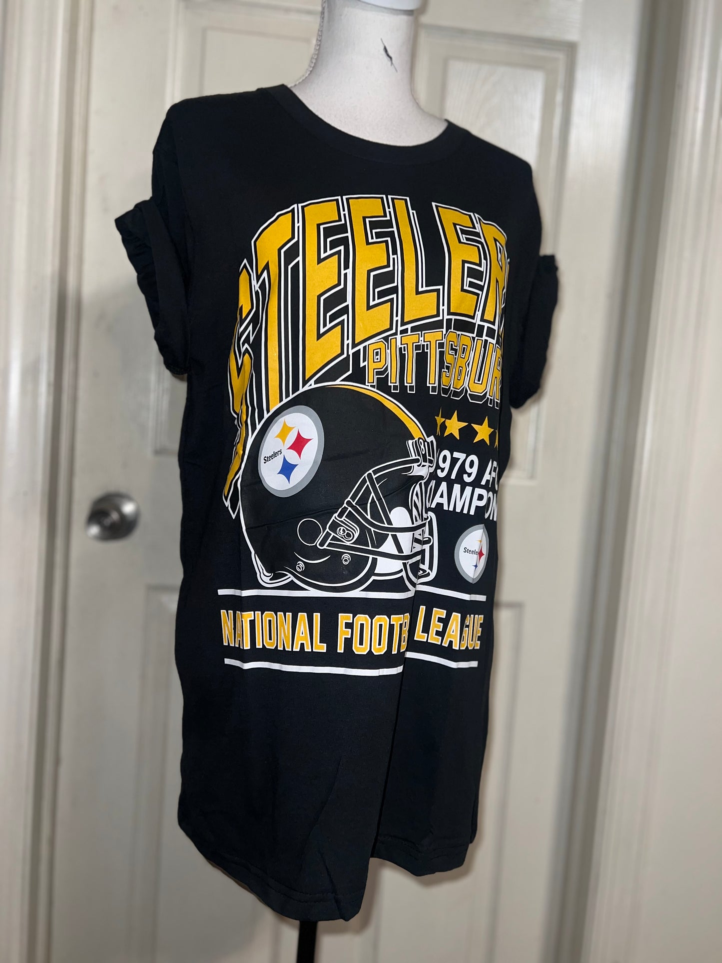 Pittsburgh Steelers Oversized Distressed Tee