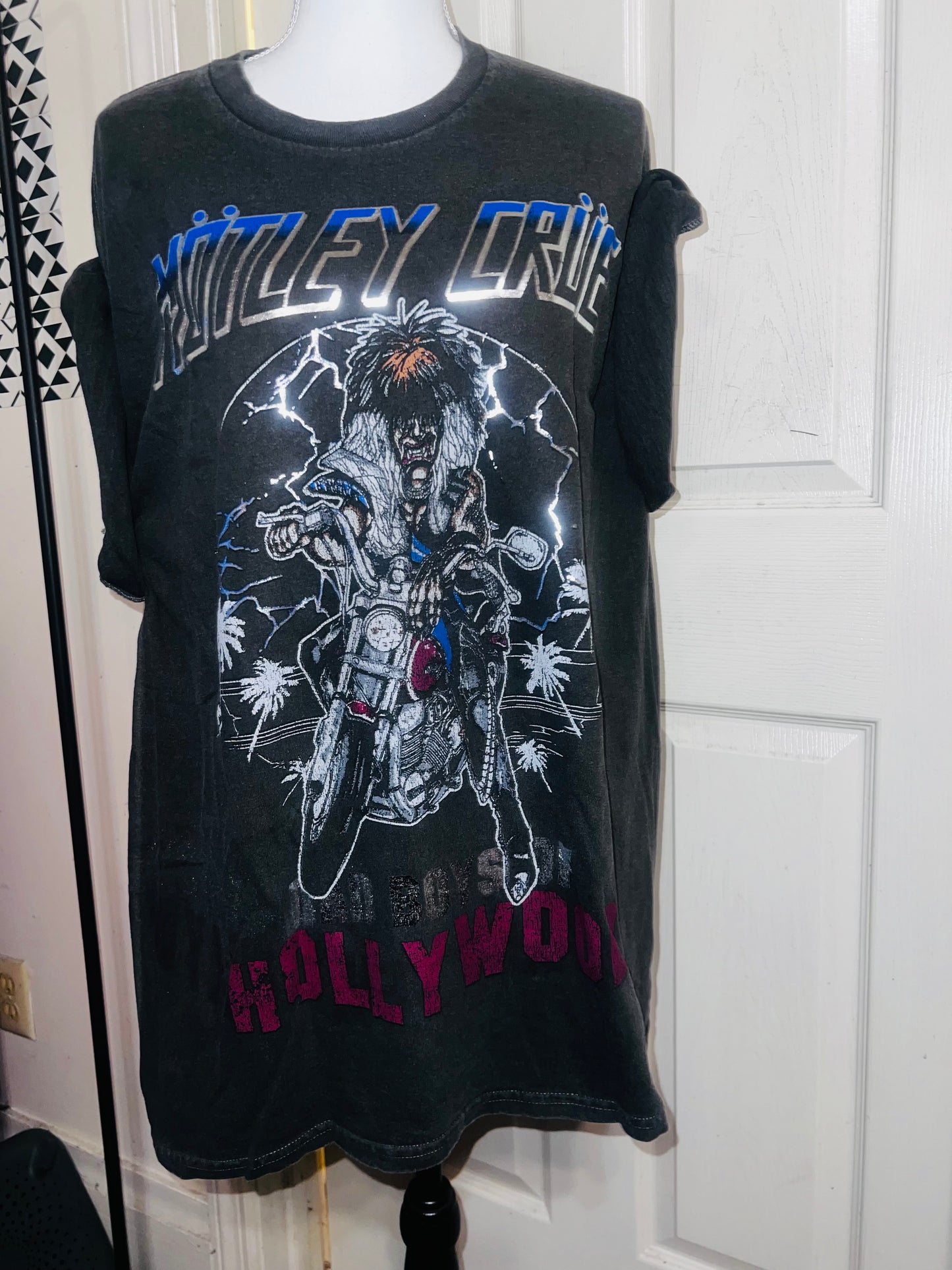 Motley Crue Oversized Distressed Tee