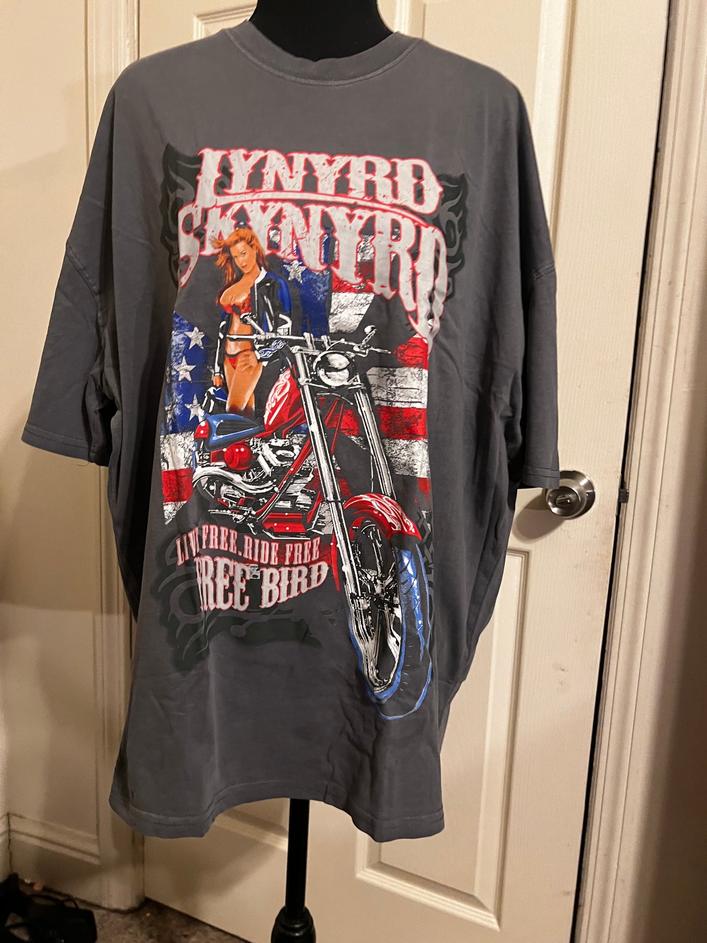 Lynyrd Skynyrd Free Bird Oversized Distressed Tee