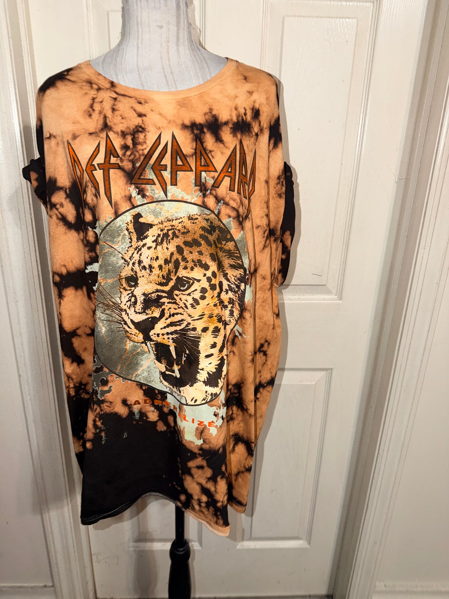 Def Leppard Oversized Distressed Tee