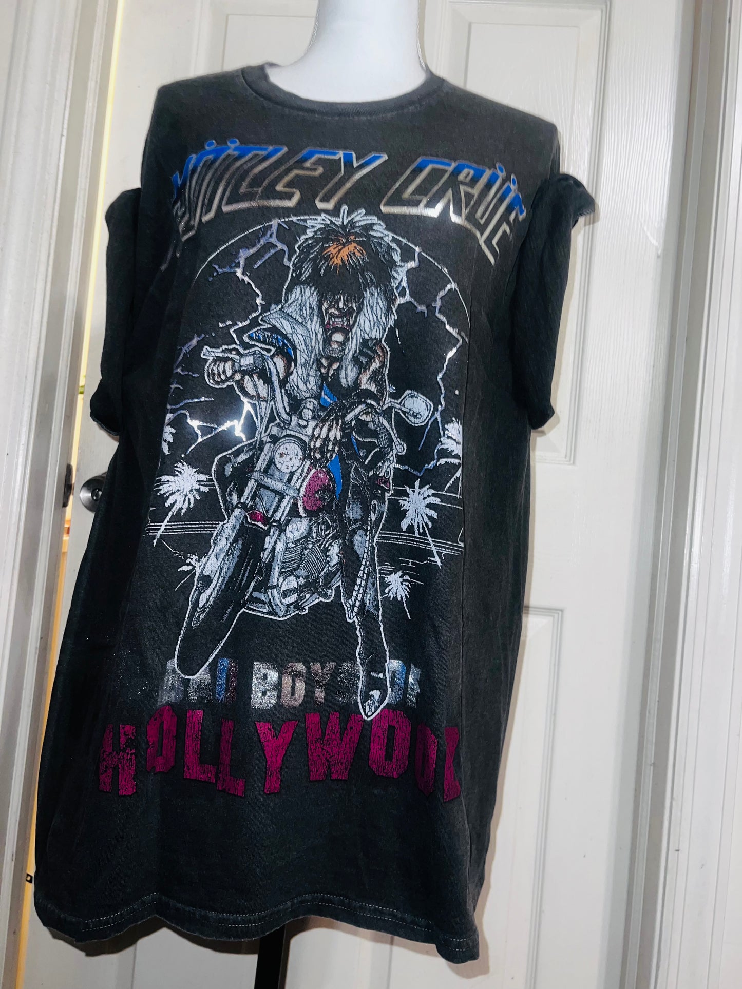 Motley Crue Oversized Distressed Tee