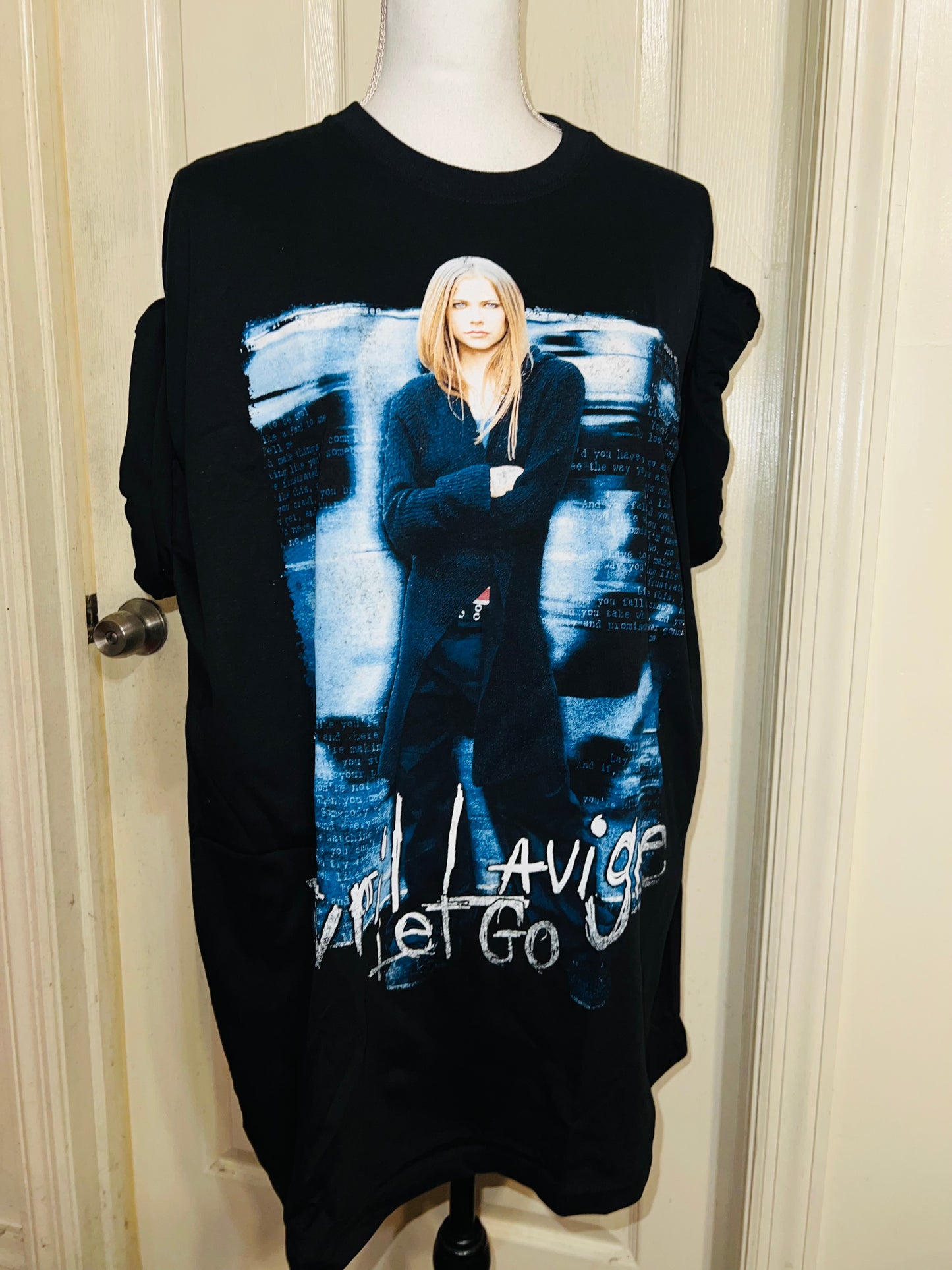 Avril Lavigne Oversized Distressed Tee