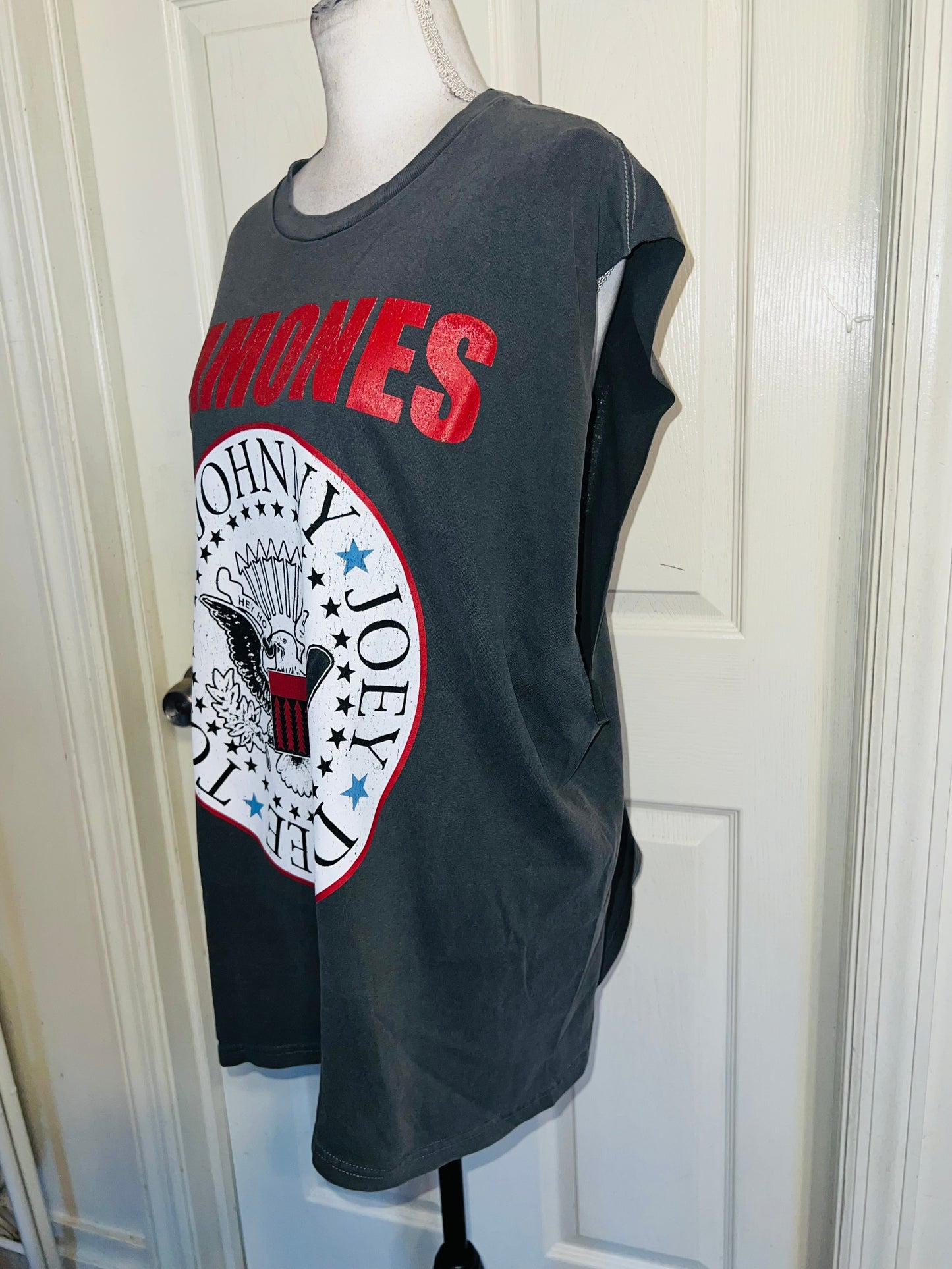 Ramones Oversized Double Oversized Distressed Tann