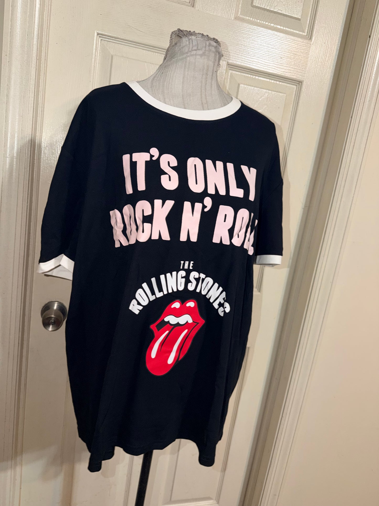 The Rolling Stones Oversized Distressed Raglan Tee