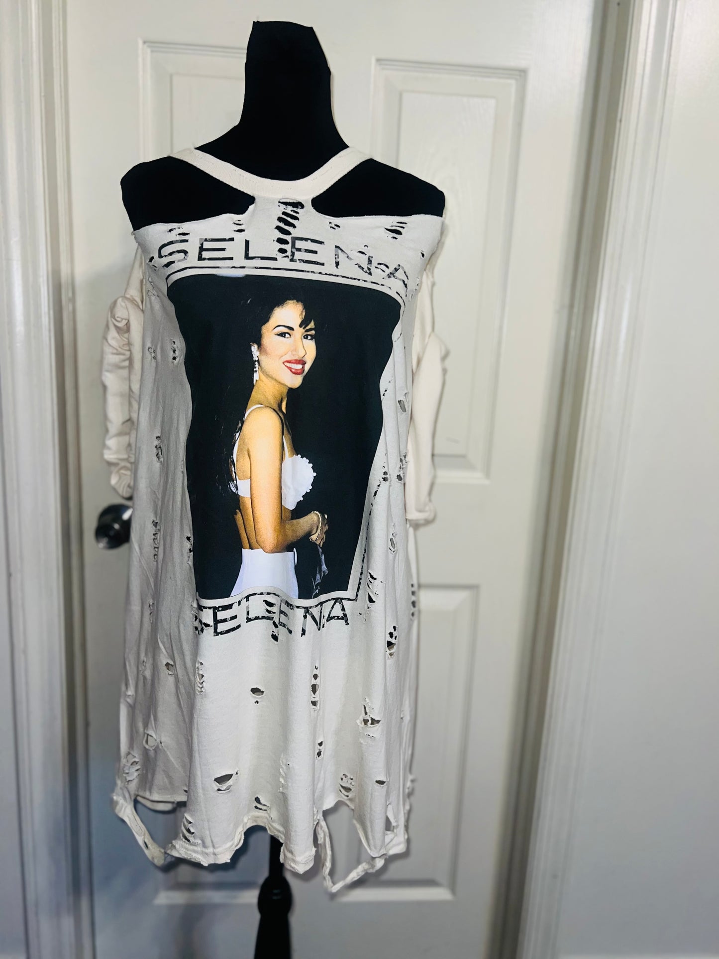 Selena Oversized Distressed Tee