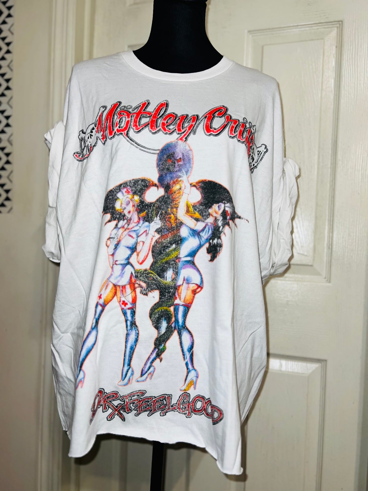 Mötley Crüe Oversized Distressed Tee