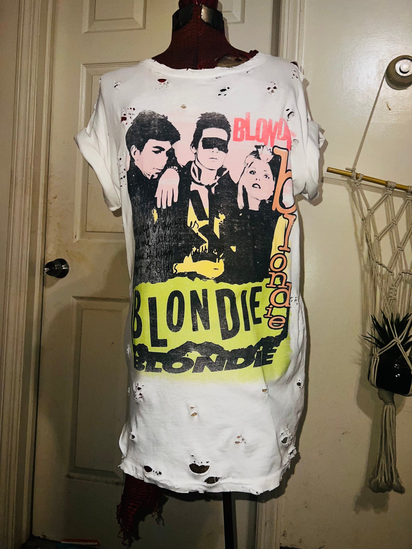 Blondie Oversized Distressed Tee