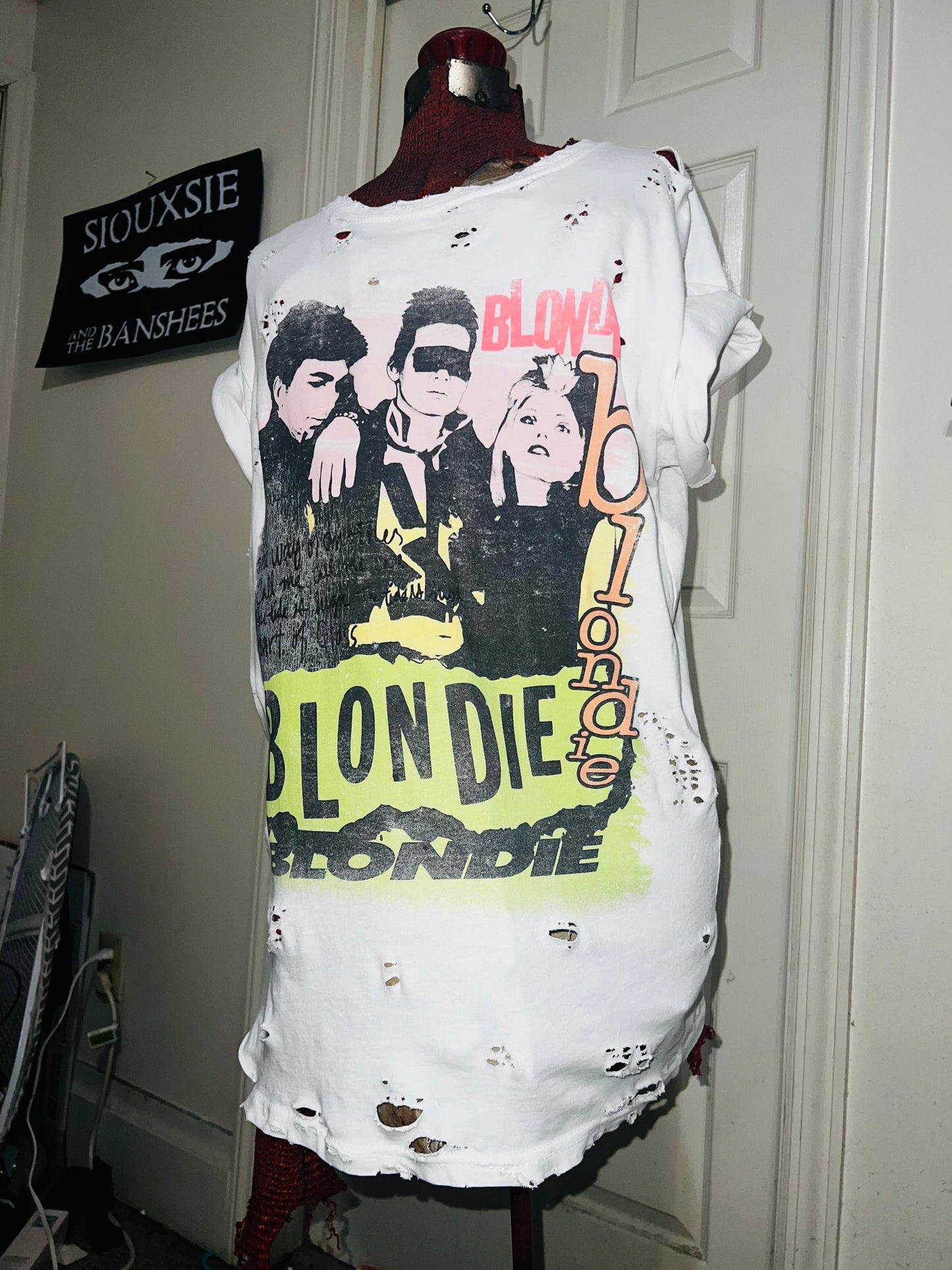 Blondie Oversized Distressed Tee