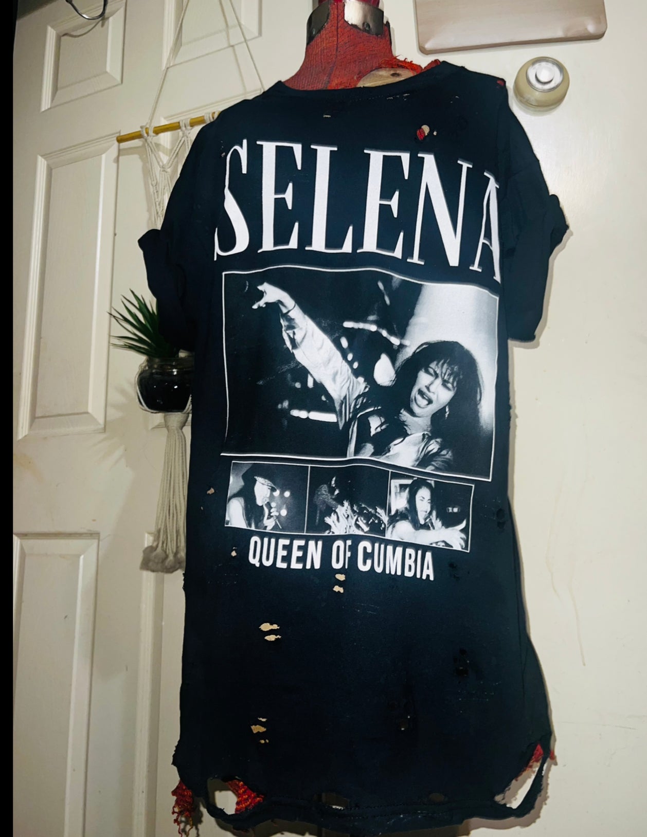 Selena Oversized Distressed Tee