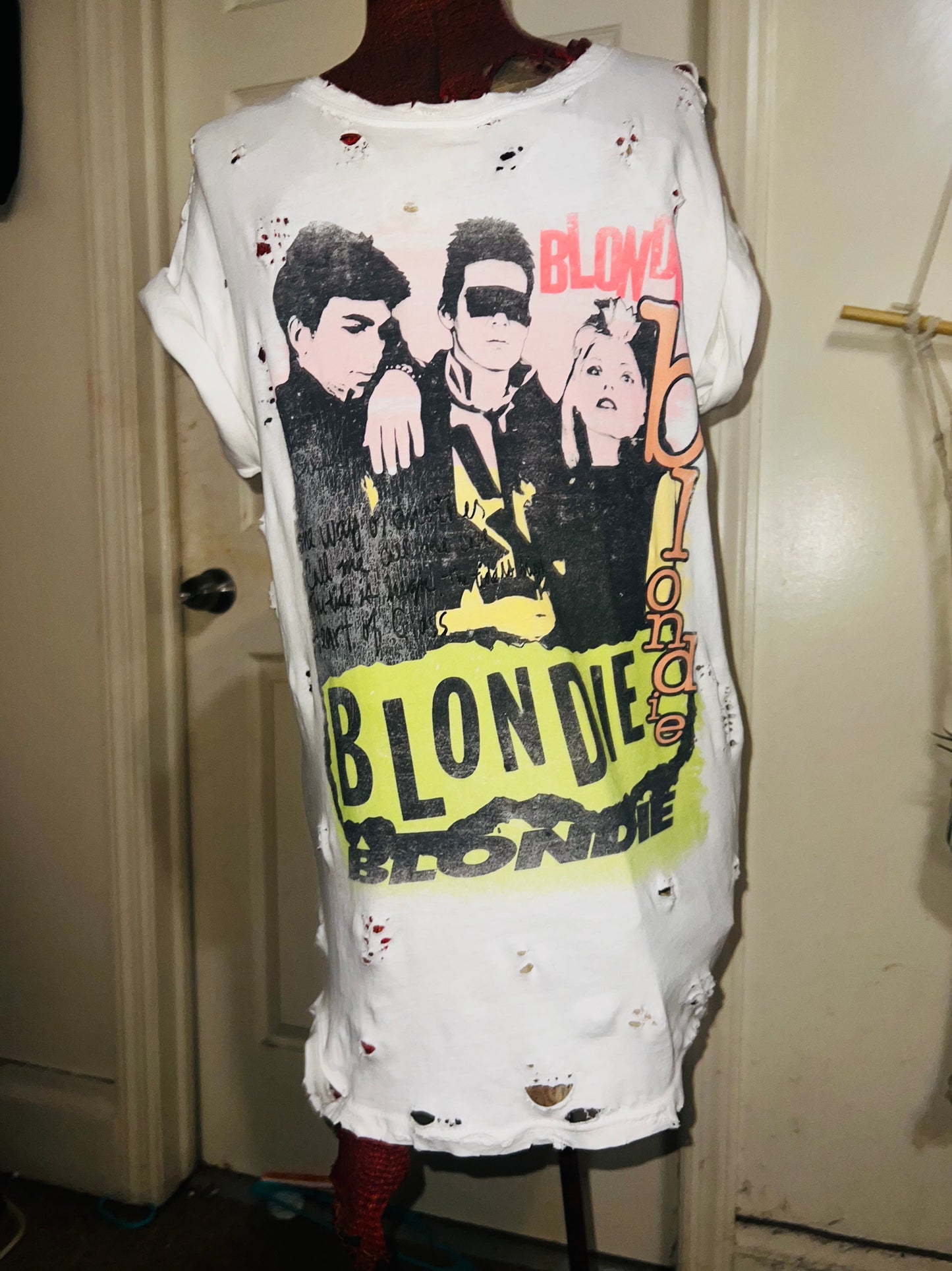 Blondie Oversized Distressed Tee