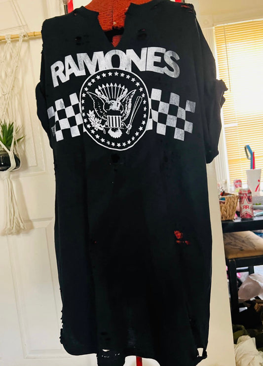 Ramones Oversized Distressed Tee