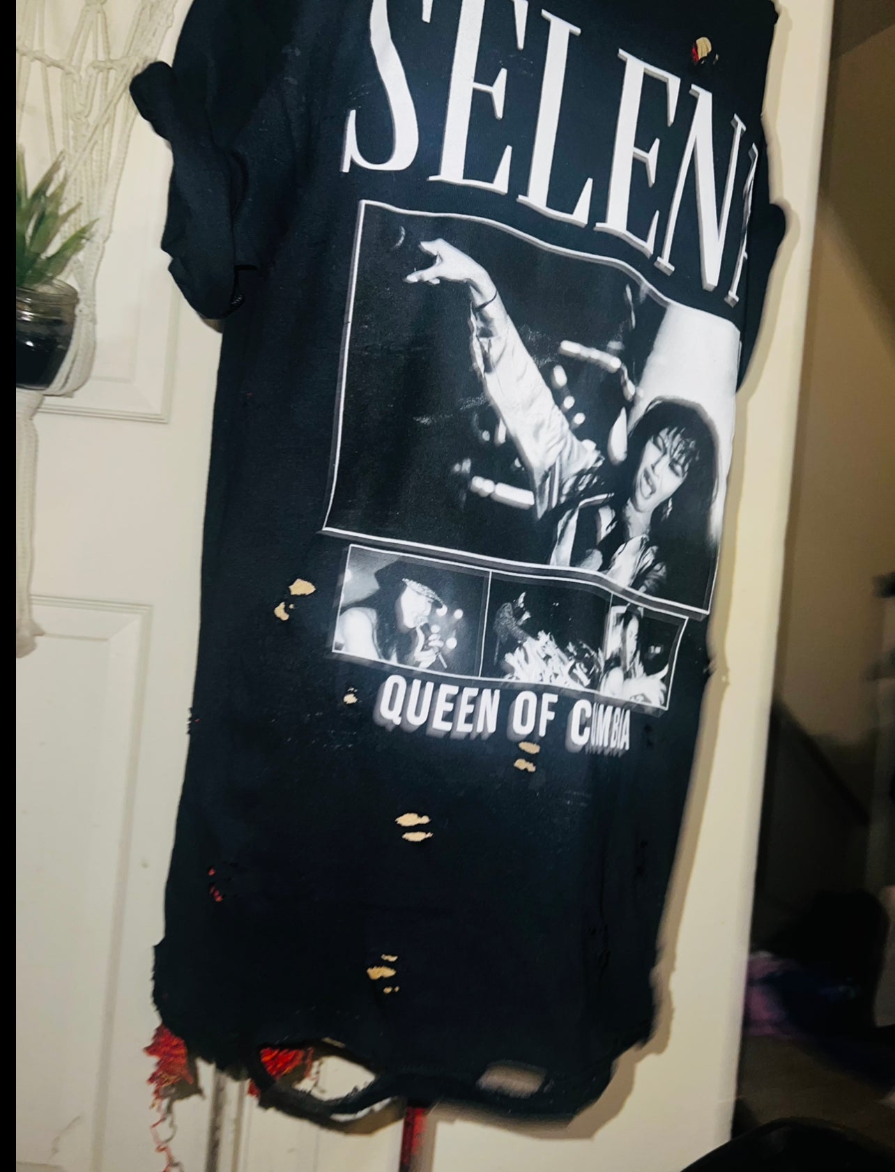 Selena Oversized Distressed Tee