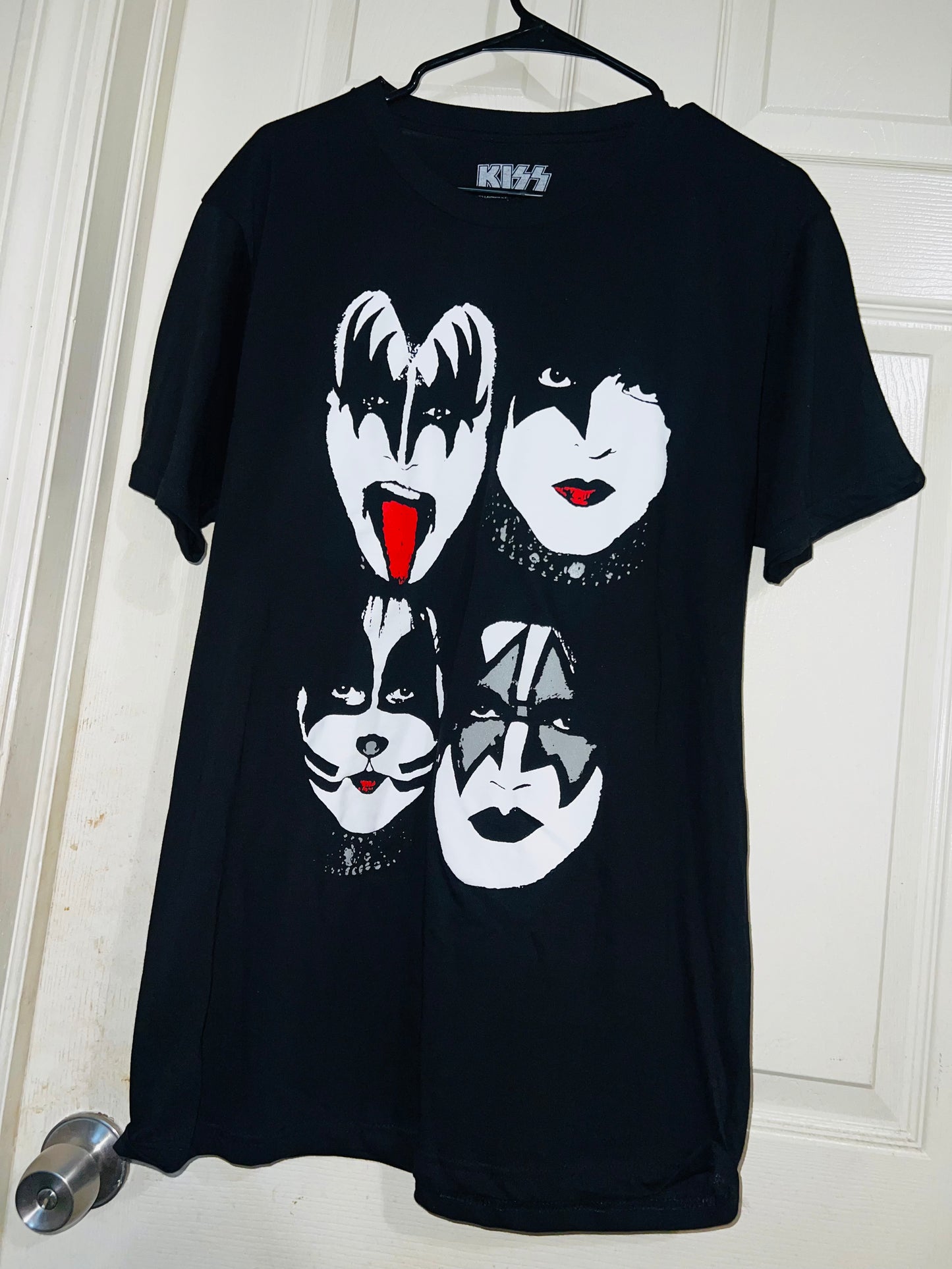 Kiss Oversized Distressed Tee