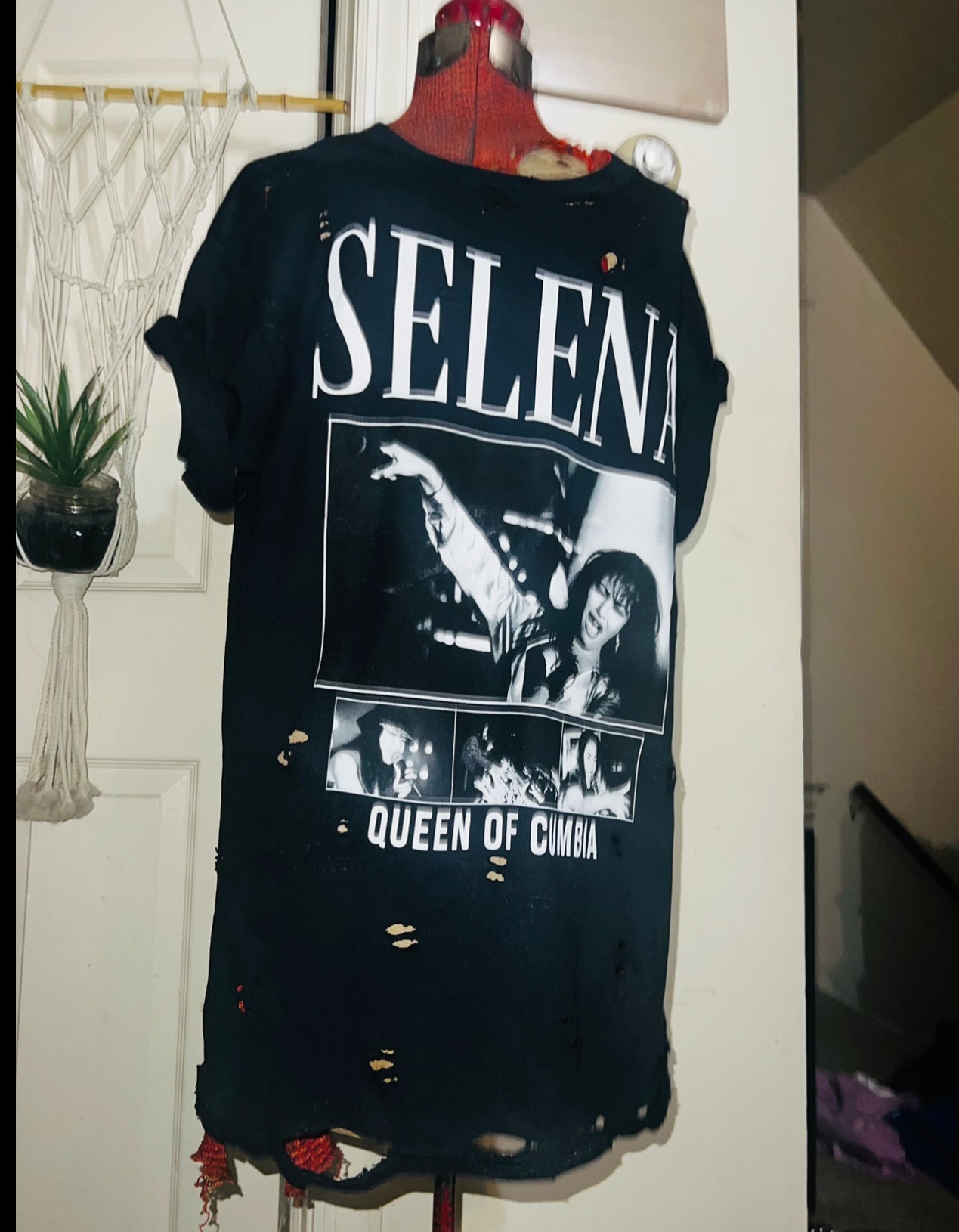 Selena Oversized Distressed Tee