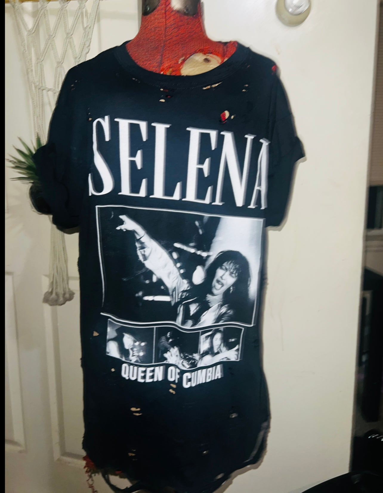 Selena Oversized Distressed Tee