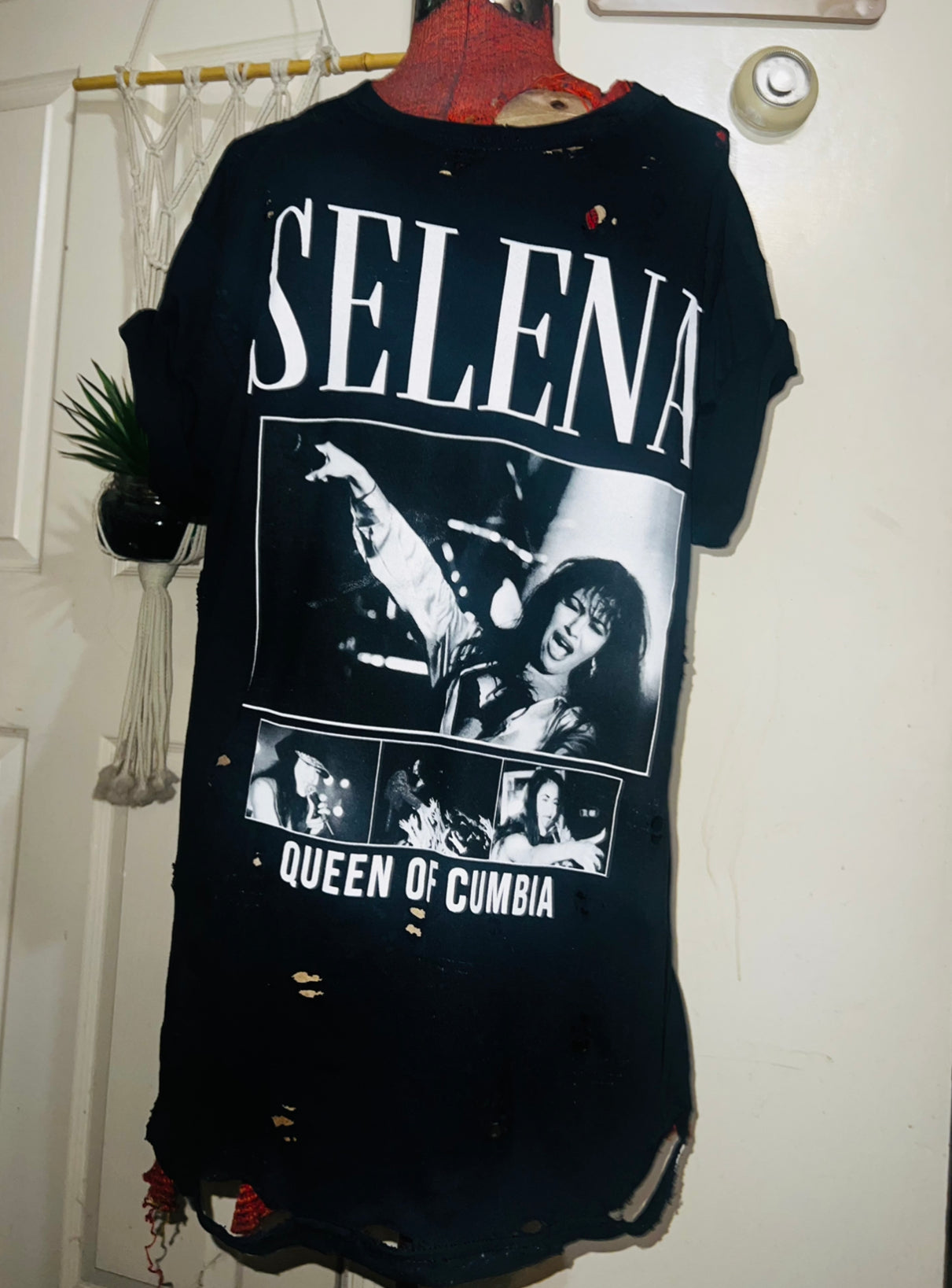 Selena Oversized Distressed Tee