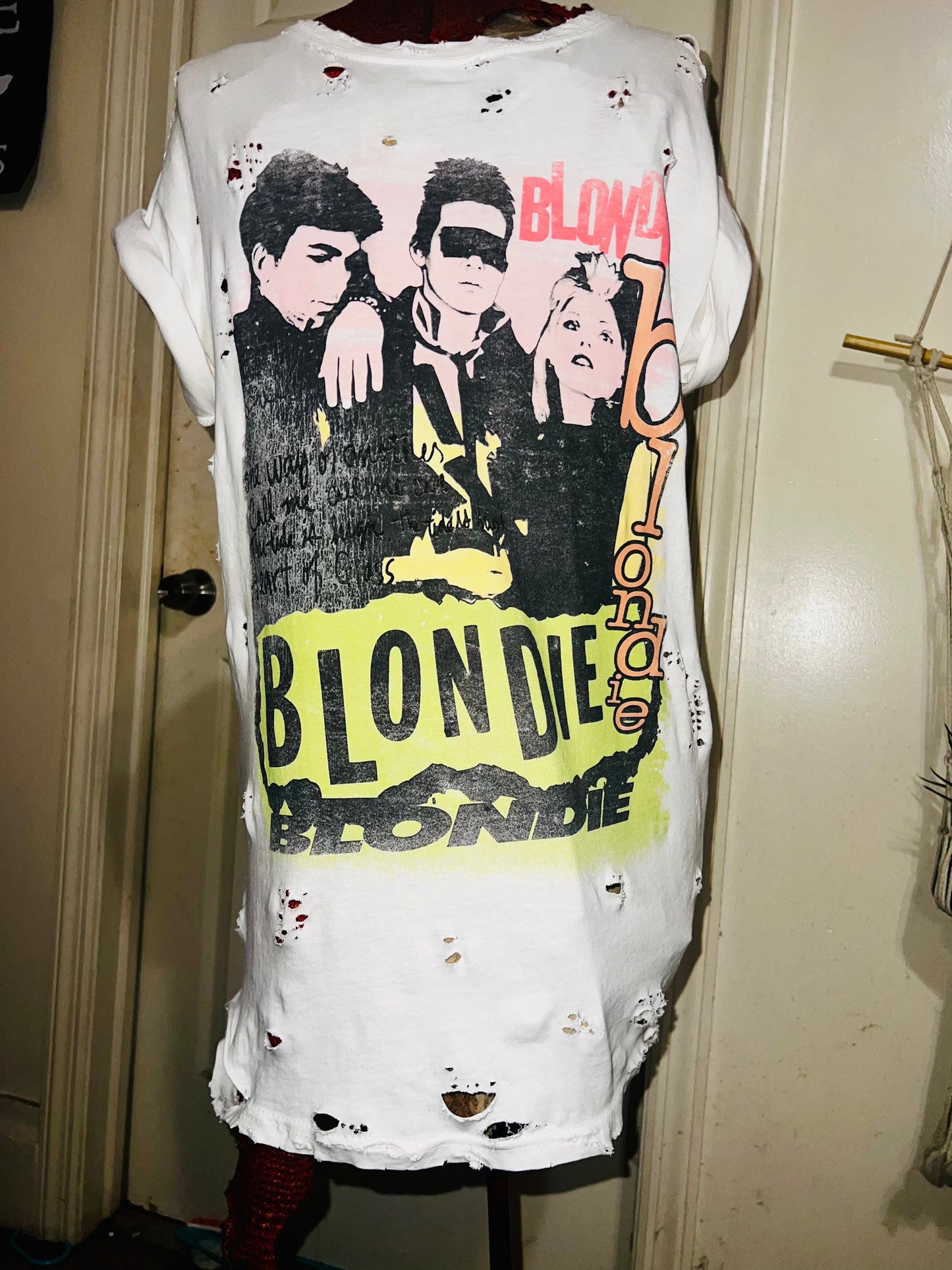 Blondie Oversized Distressed Tee