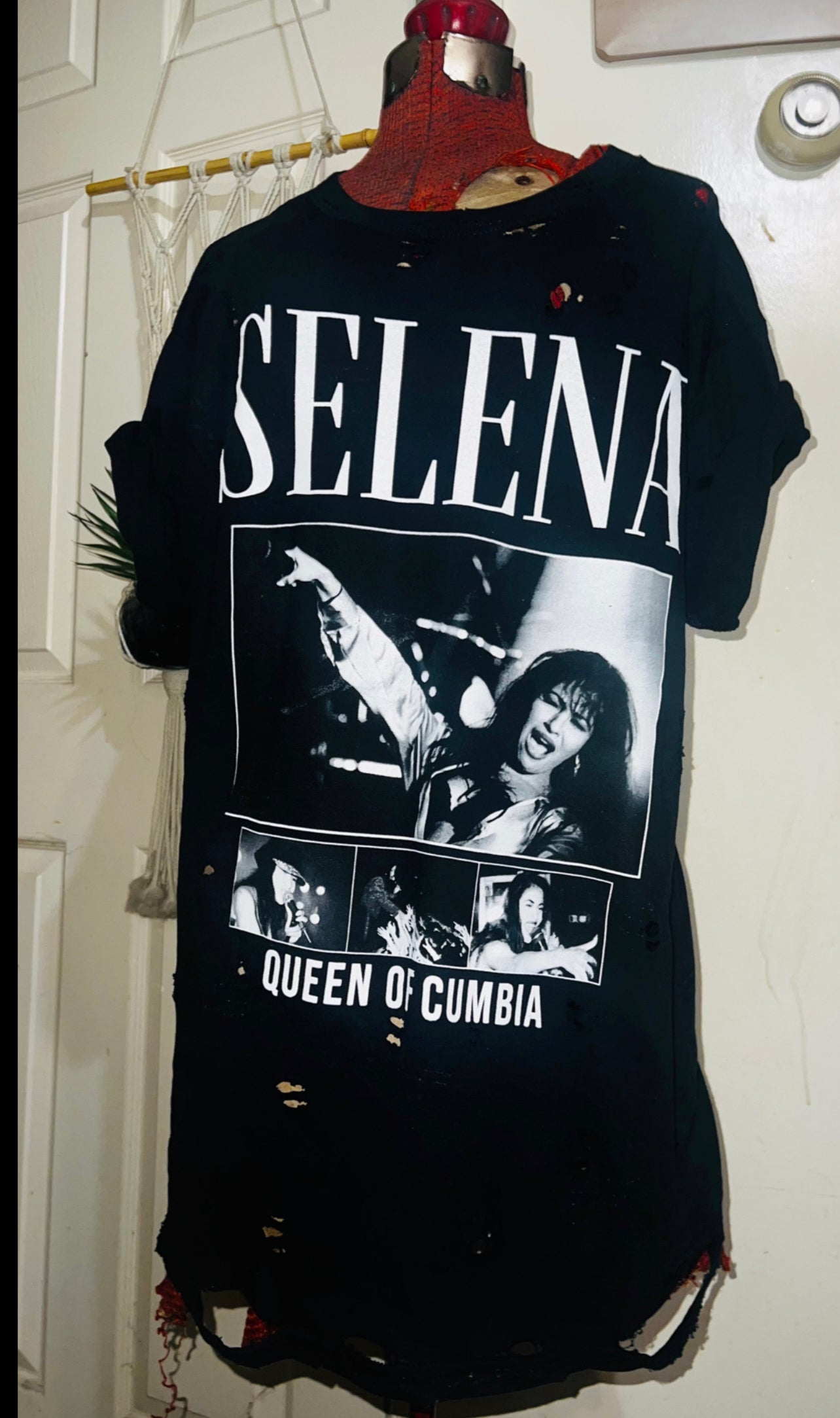 Selena Oversized Distressed Tee