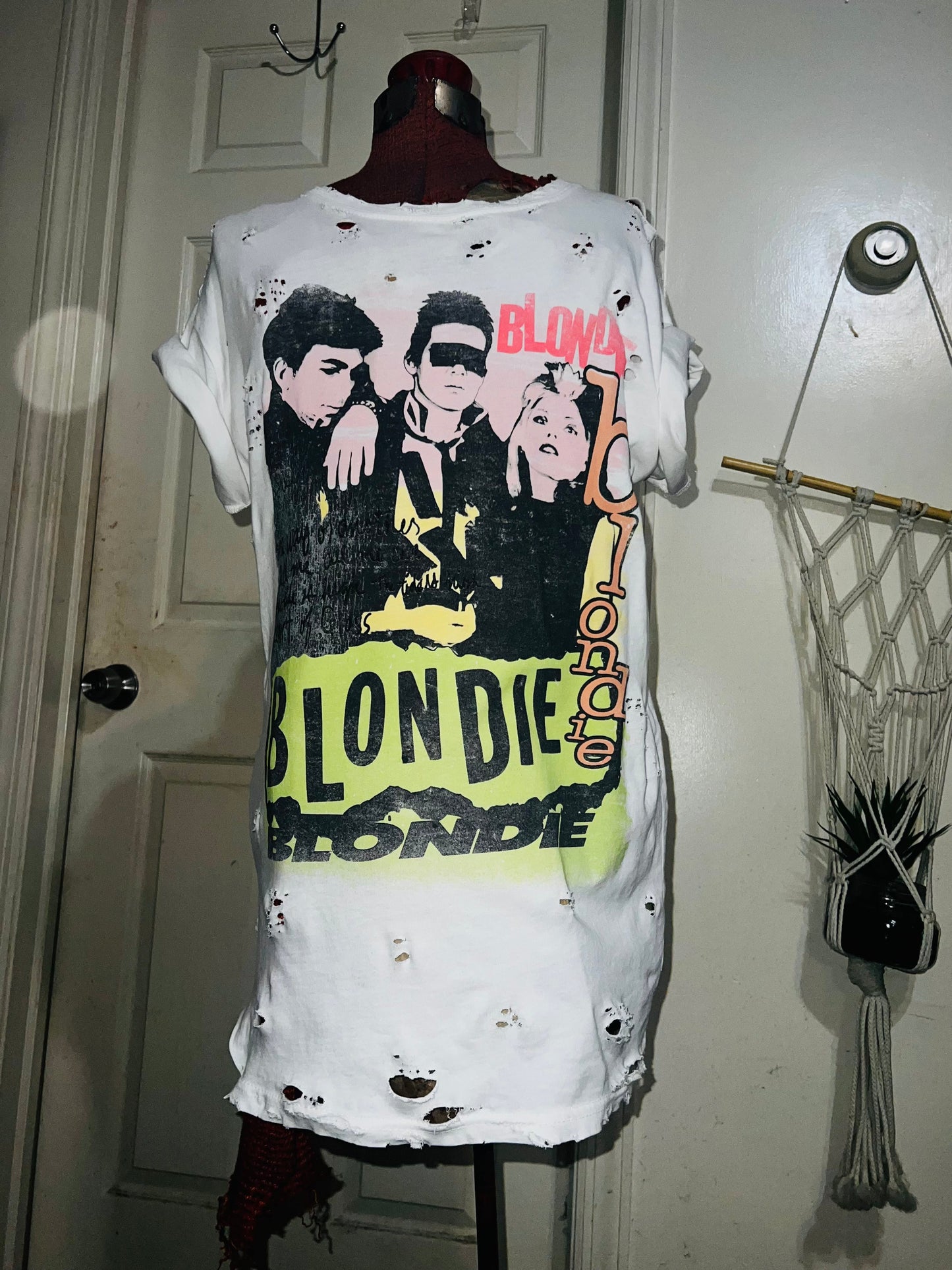 Blondie Oversized Distressed Tee